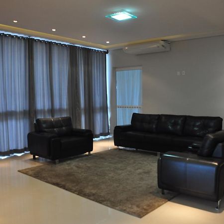 גויאנזיה Kamur Plaza Hotel מראה חיצוני תמונה