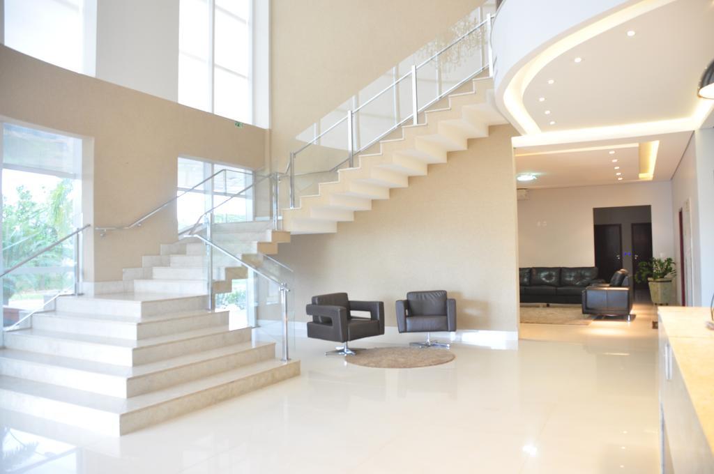גויאנזיה Kamur Plaza Hotel מראה חיצוני תמונה
